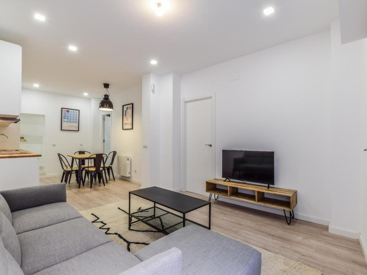 En Rio Reformados Alquiler Temporal Apartment Madrid