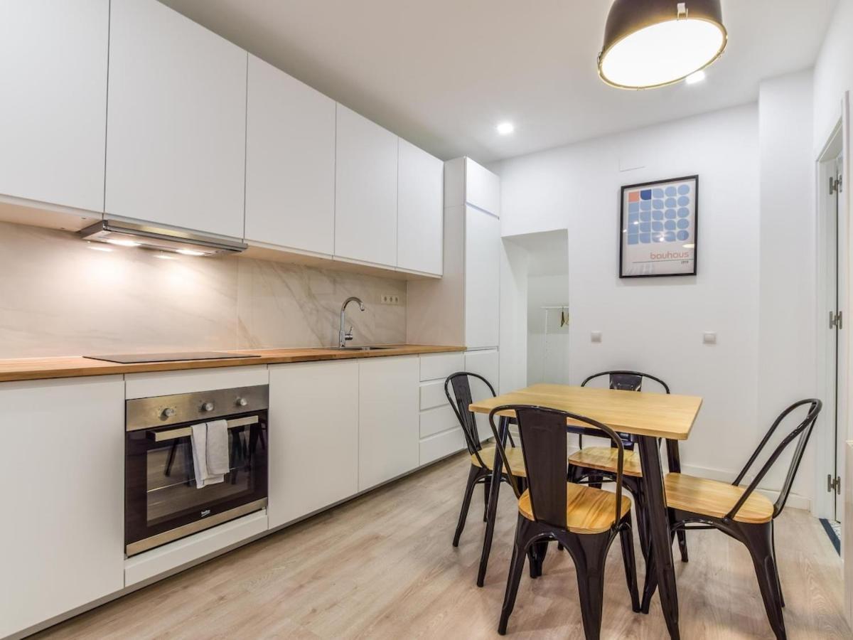 En Rio Reformados Alquiler Temporal Apartment Madrid